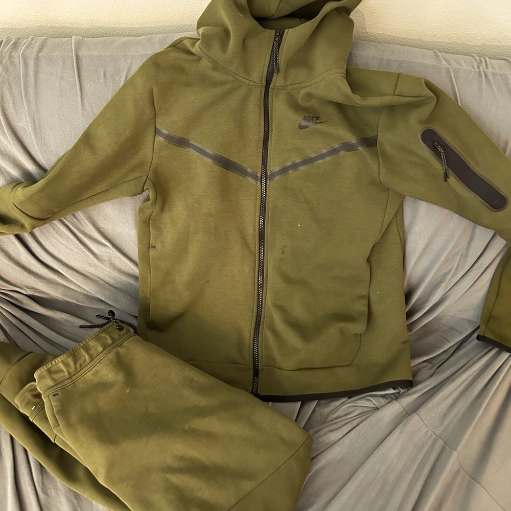 Men’s Nike Tech